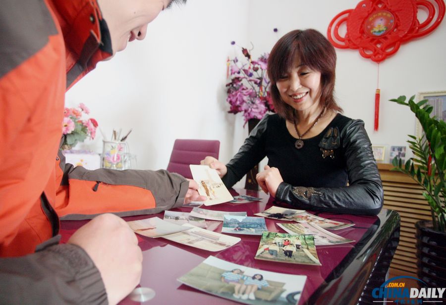 22年前大連短裙女孩找到了:一張老照片背后的故事