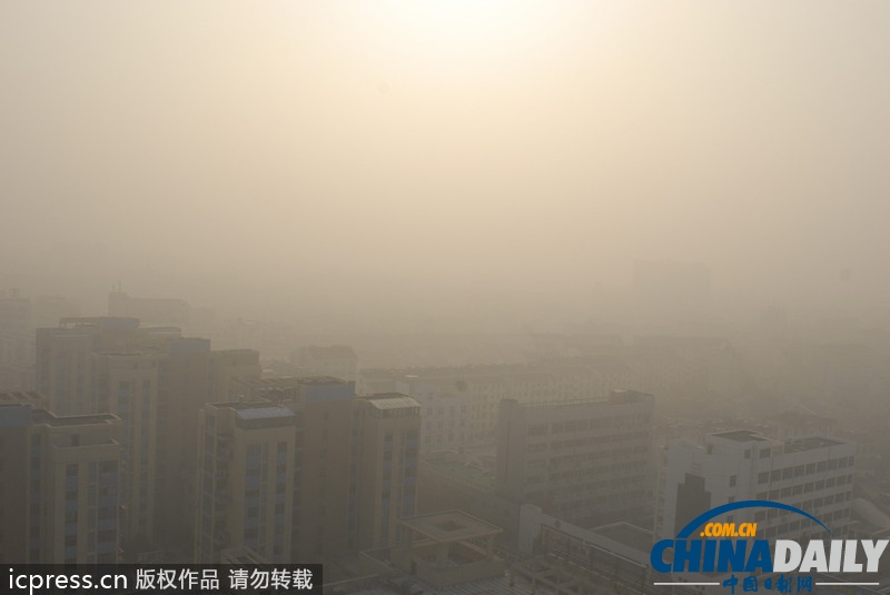 各地霧霾持續(xù) 浙江多條高速公路封道