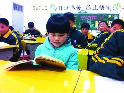 9歲小女孩跳級讀初一 自稱被“拔”苗助長(圖)