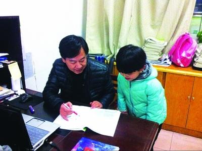 9歲小女孩跳級讀初一 自稱被“拔”苗助長(圖)