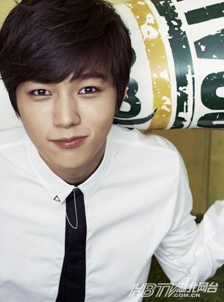 丹東男孩因美貌走紅韓國　盤點嬌媚的花樣美男