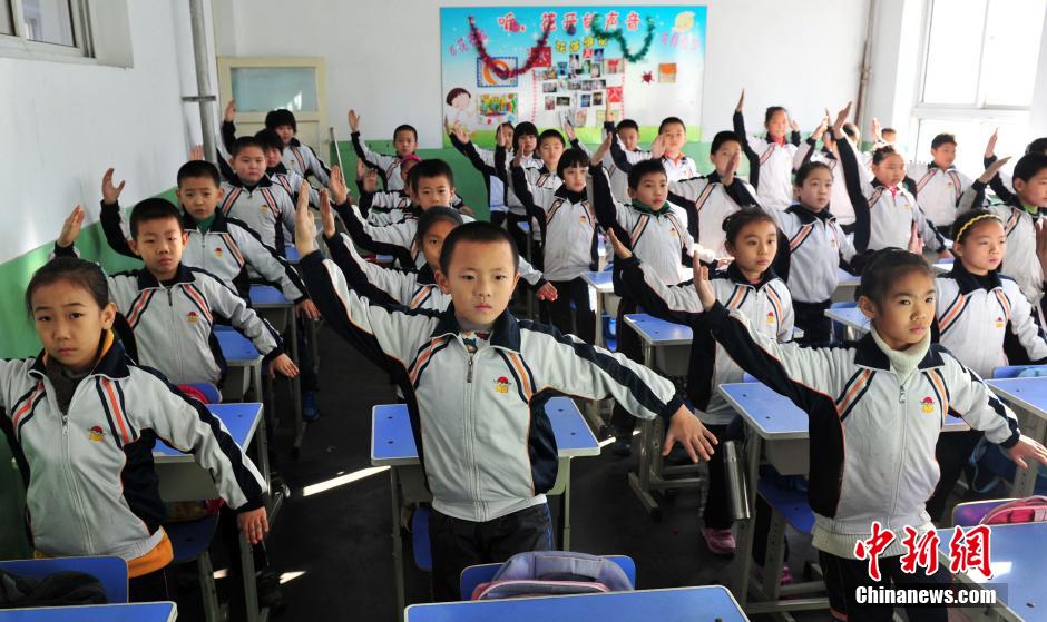 霧霾頻頻來襲 河北一小學獨創(chuàng)“防霾”武術健身操