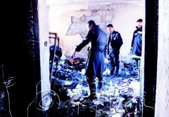 濟南某小區(qū)大火 居民現(xiàn)場跳樓逃生身亡(組圖)