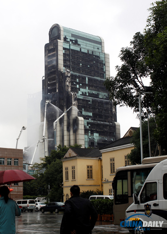 廣州建業(yè)大廈大火基本被撲滅 仍存塌樓風險