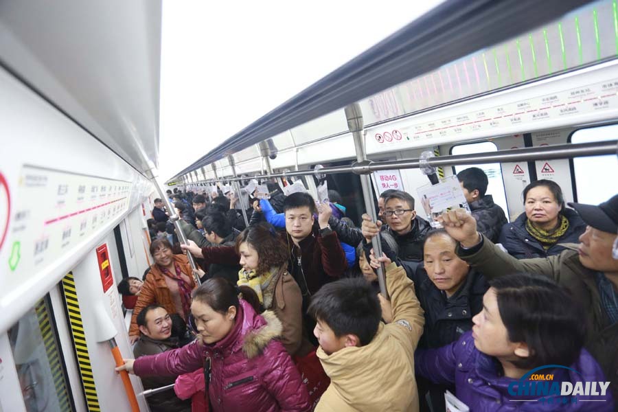 河南首條地鐵正式運營 古都鄭州邁入“地鐵時代”