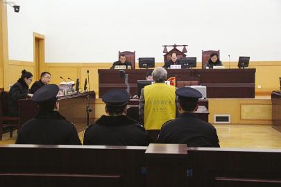 原四川理工學院院長曾黃麟受審 收受366萬元全交妻子