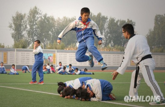 趙寧：大學生村官的老師夢