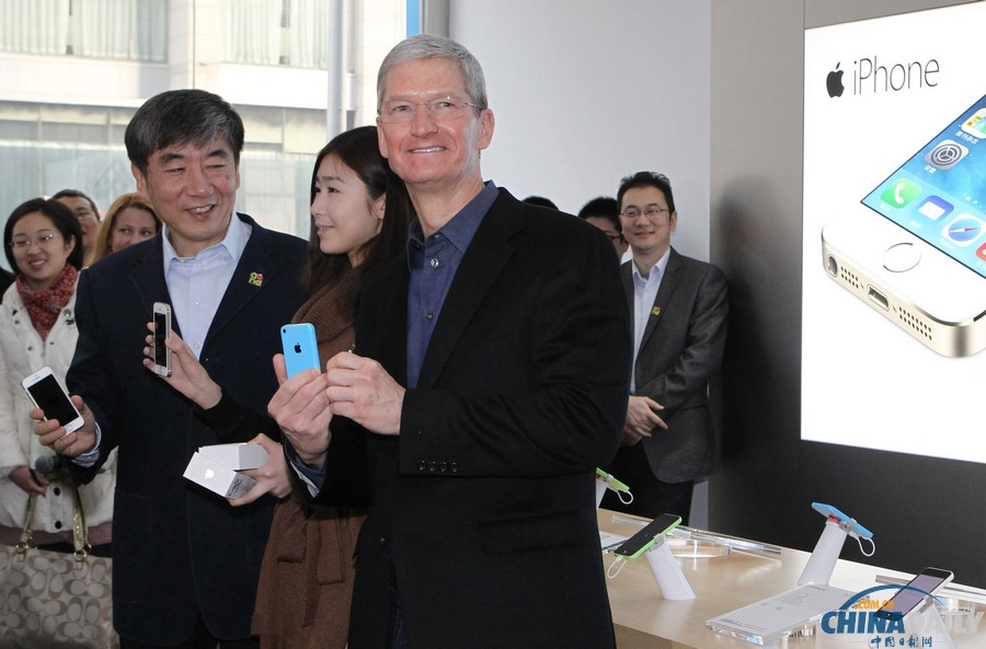 移動(dòng)4G版iPhone開(kāi)賣 “果粉”獲贈(zèng)庫(kù)克簽名