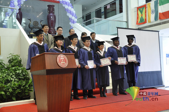 心系國家 許身改革 清華公管學院舉行春季畢業典禮