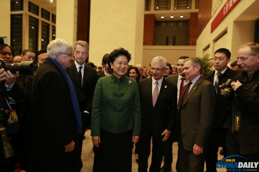 《中法建交50周年回顧展》在北京開幕