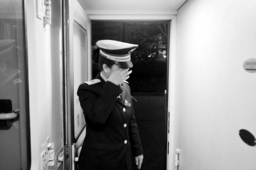 列車長14年春節無法回家 家,是那站臺上的6分39秒