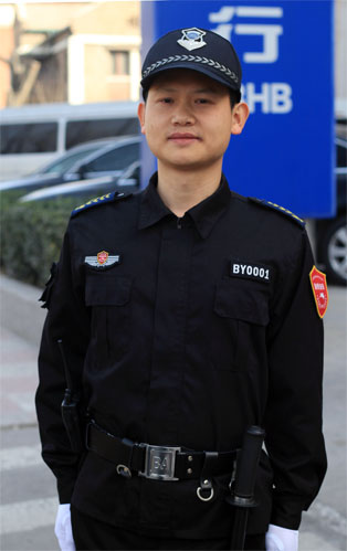 追夢人“保安哥”楊明:14年保安 天津圓夢