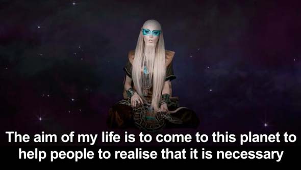 女模特整容成“真人芭比” 稱已數周不吃不喝(組圖)