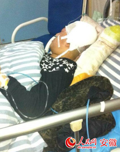 初中生躲廁所抽煙 被老師暴打致顱內出血(圖)