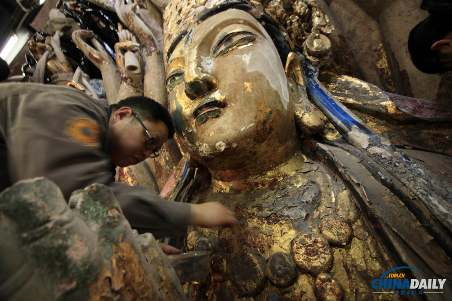 重慶大足：千手觀音主尊開始修復