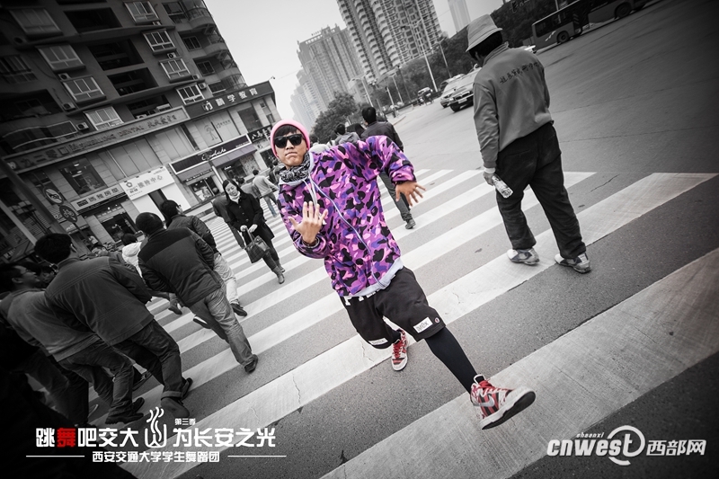 “跳舞吧，交大！”走紅網絡 高難度動作獲網友點贊