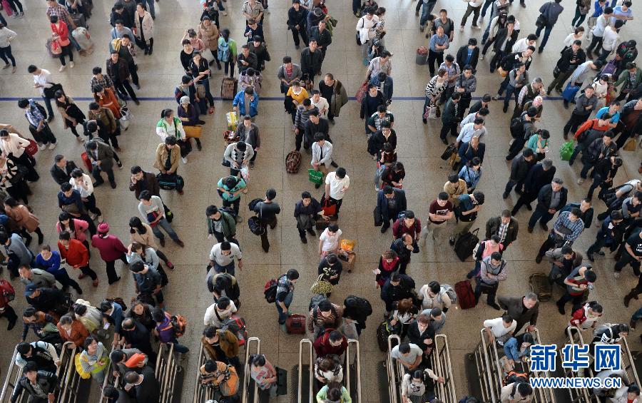 各地迎來清明小長假返程客流高峰