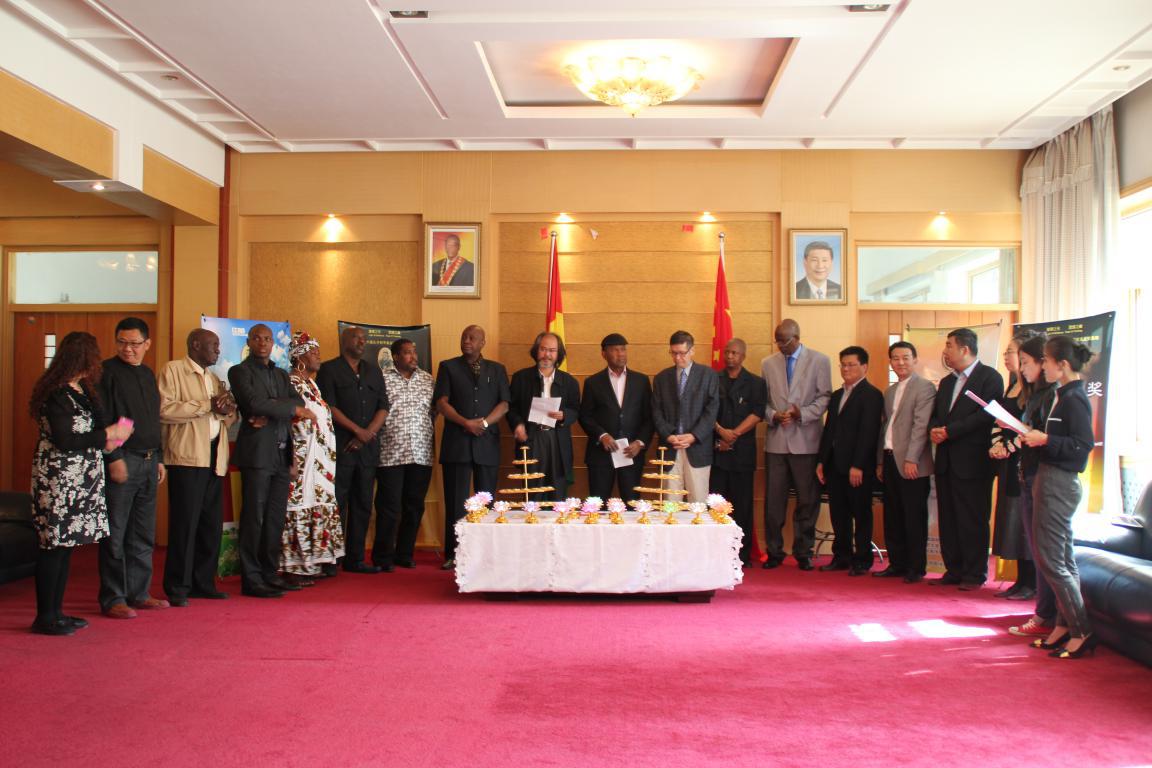 孔子和平獎：幾內亞大使館點亮世界和平圣燈！