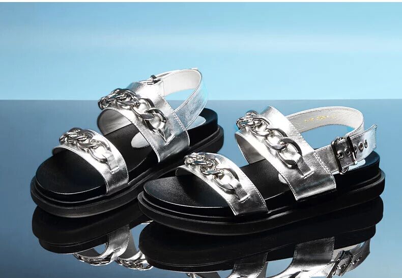 KOMANIC柯瑪妮克, 同步全球時尚