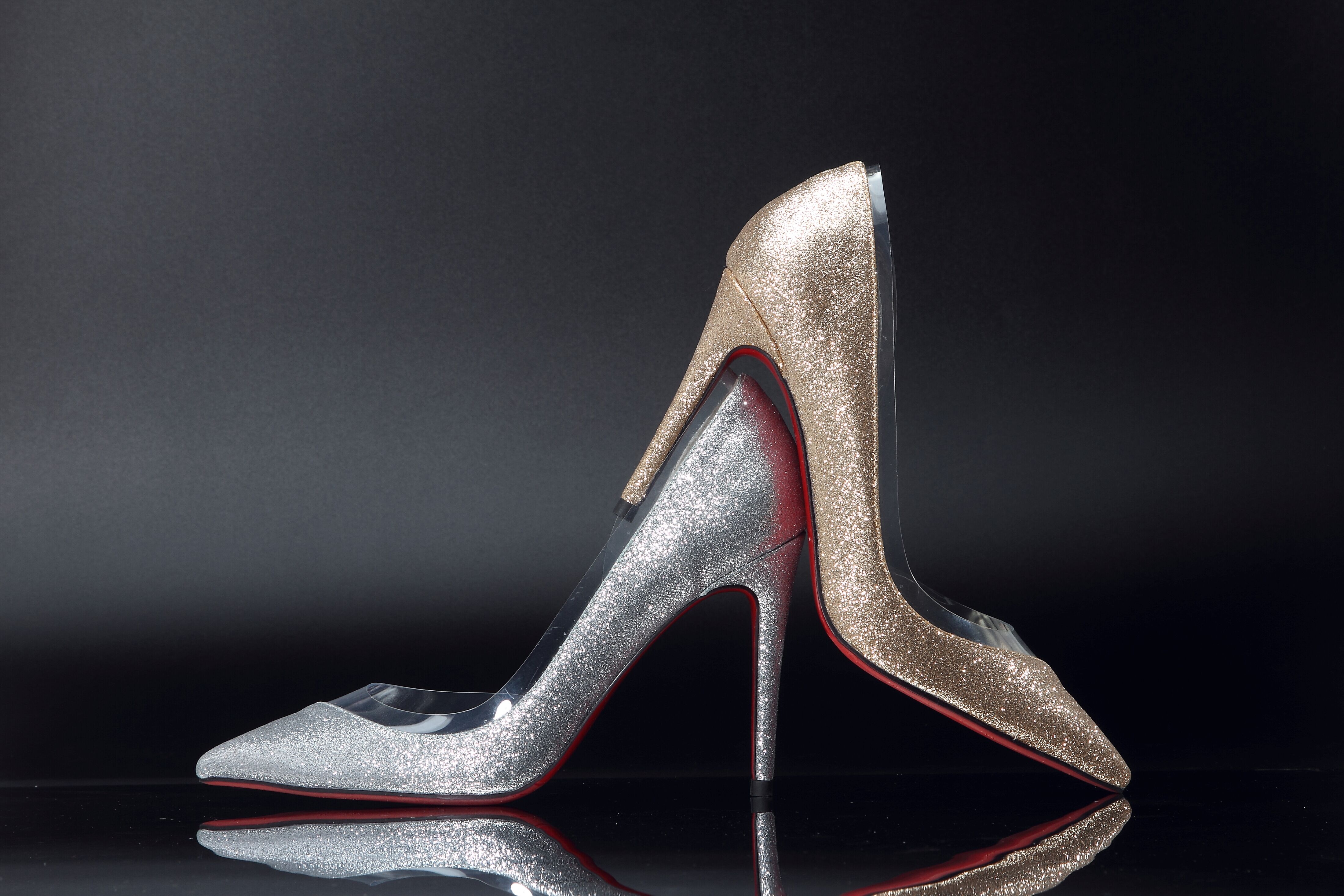 KOMANIC柯瑪妮克, 同步全球時尚