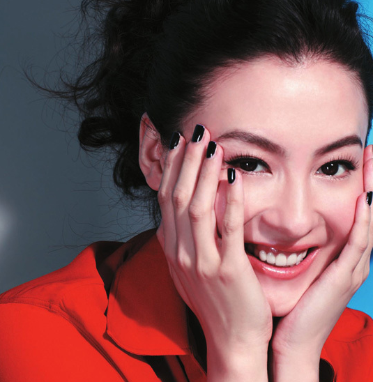 當紅混血女星美貌氣質大PK