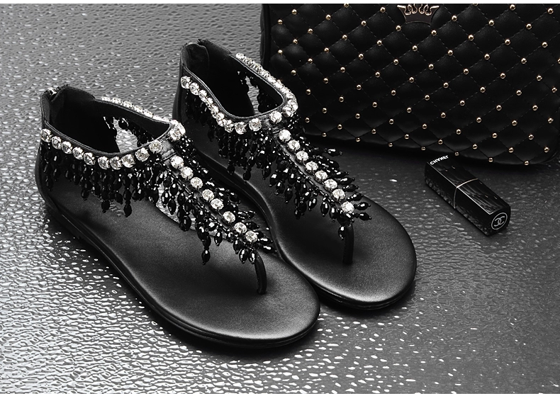 KOMANIC柯瑪妮克, 同步全球時尚