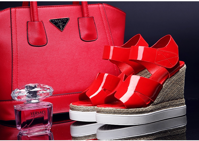 KOMANIC柯瑪妮克, 同步全球時尚