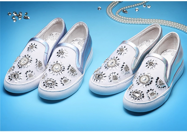 KOMANIC柯瑪妮克, 同步全球時尚