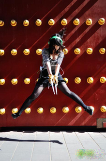 北京黑絲“浮游”女