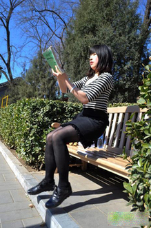 北京黑絲“浮游”女