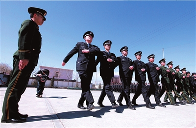 北京西城城管隊員軍訓