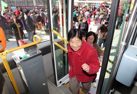 北京開行首批社區通勤快車及微循環公交