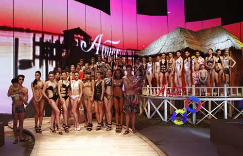 “水之戀”2011愛慕泳裝發(fā)布會(huì)激情上演