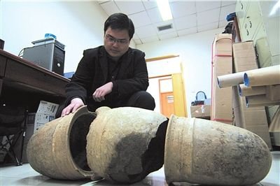 北京昌平一村民在自家院內(nèi)挖出戰(zhàn)國(guó)甕棺