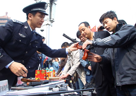 警營開放日 提醒“五一”安全出行