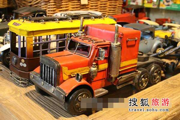 大人小孩一起來淘寶 爬客玩具店里憶童年