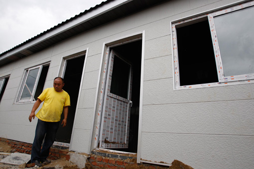 北京房山最大災(zāi)民安置點(diǎn)建設(shè)安置房加速