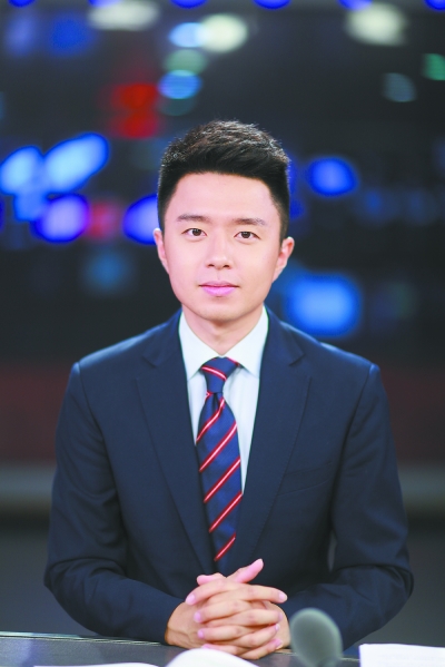 80后坐上《北京新聞》主播臺