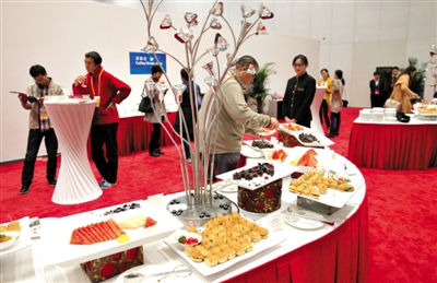 APEC新聞中心現場展示老北京絕活