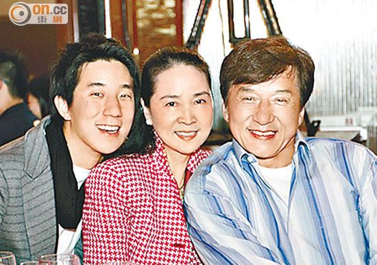 房祖名至今未見父母 成龍代兒子向林鳳嬌送溫暖