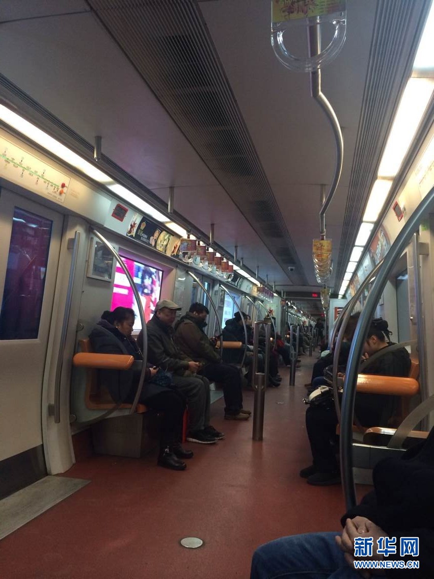 北京地鐵漲價后首個工作日(圖)