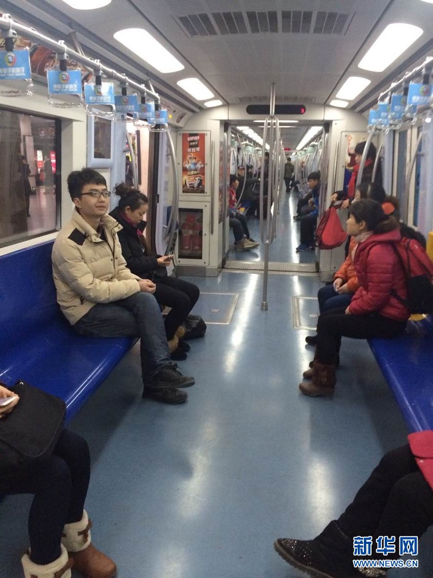 北京地鐵漲價后首個工作日(圖)
