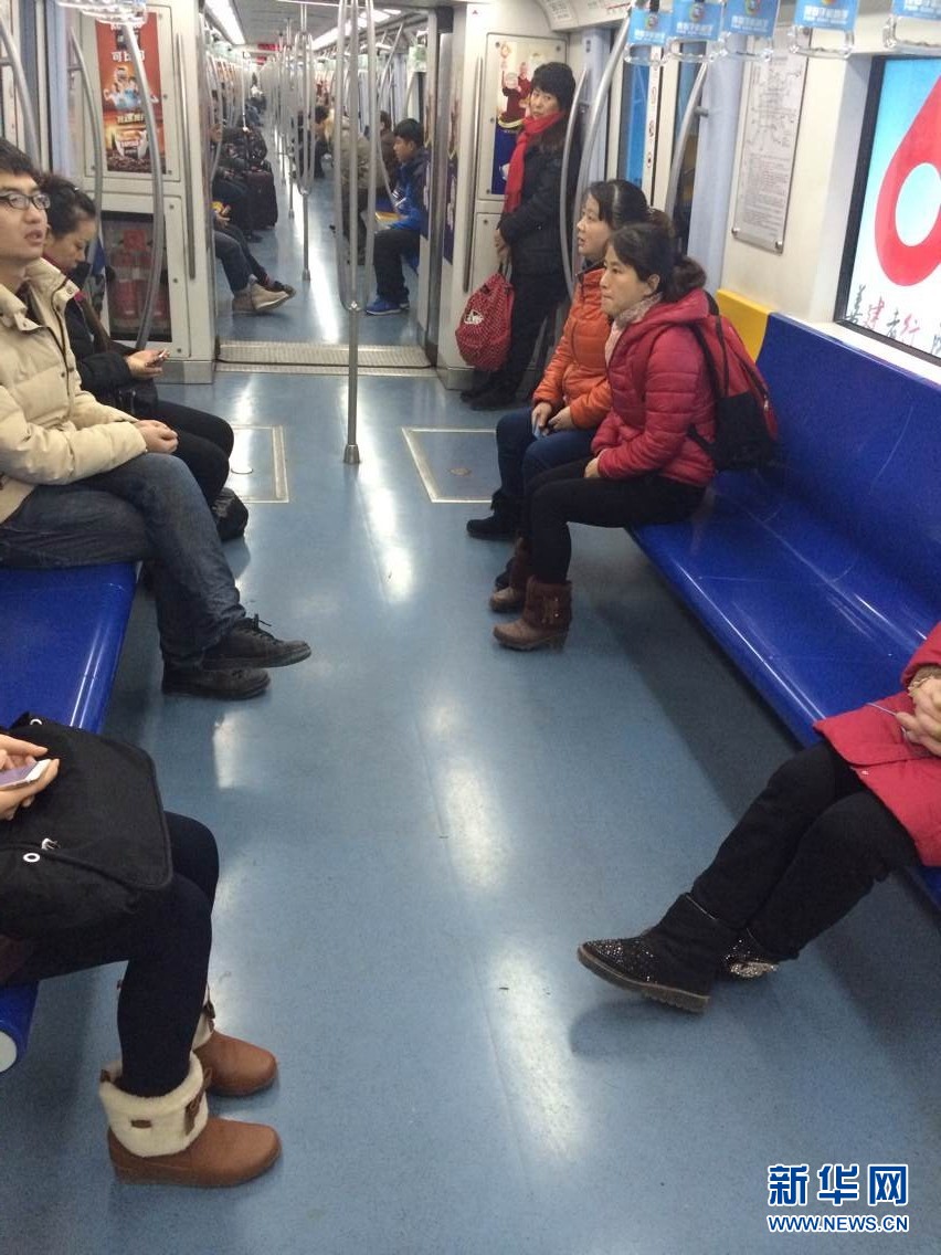 北京地鐵漲價后首個工作日(圖)