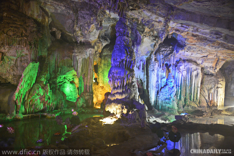 中國房山世界地質公園-房山“石花洞” 色彩繽紛美哉