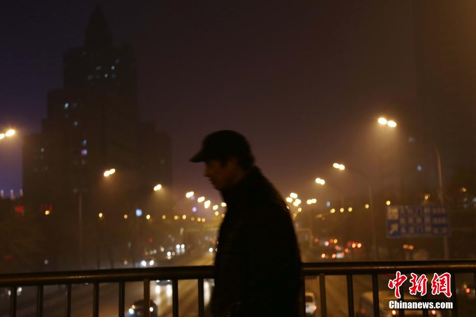 北京發布空氣重污染黃色預警