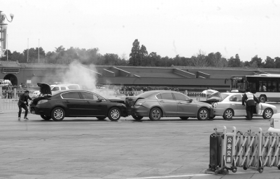 長安街車禍武警急救援