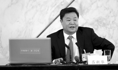 在反腐斗爭中沒有鐵帽子王