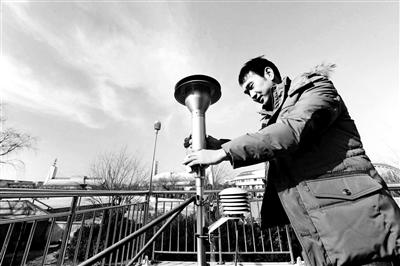 北京環境監測子站工程師:PM2.5濾膜要隨時更換