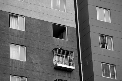 北京居民樓發生爆炸 一男子被警方帶走