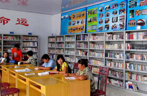 媒體記者媯水河畔書屋行